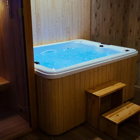 Sideway Hotel *